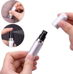 MaxedMore Navulbare Parfumverstuiver 5ml Rood/Licht Roze/ Oranje/Groen/ Blauw/ Grijs - 65 Keer Spraybare Parfum Verstuiver - Hervulbaar Tasverstuiver Voor Parfum - Meeneem Mini Geur Flesje Voor Op Reis - Lipstick Formaat Navulbaar Parfumflesje 17 MaxedMore Navulbare Parfumverstuiver 5ml Rood/Licht Roze/ Oranje/Groen/ Blauw/ Grijs - 65 Keer Spraybare Parfum Verstuiver - Hervulbaar Tasverstuiver Voor Parfum - Meeneem Mini Geur Flesje Voor Op Reis - Lipstick Formaat Navulbaar Parfumflesje -Cosmetica Serie Winkel 1187x1200 1