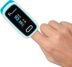 Pheartcare Saturatiemeter Zuurstofmeter Met Inspectie Certificaat En Medische Kwalificatie - Cyaan -Cosmetica Serie Winkel 1200x1117 3