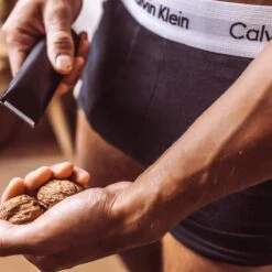 BALZY BushBuster 3.0 - Trimmer - Scheerapparaat - Haartrimmer - Bodygroomer - SafeShave Technologie - Waterdicht - Veilig Scheren - Oplaadbaar -Cosmetica Serie Winkel 1200x1200 478