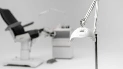 SUNfeet UV Lamp Op Statief - Lamp Voor Gelnagels 80W - LED Lamp Nagels - Gellak Lamp - Nageldroger - Wit -Cosmetica Serie Winkel 1200x675