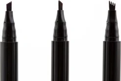 Eyebrow Magic Wenkbrauwpen - Donker Blond - Wenkbrauwpotloden - Microblading -Cosmetica Serie Winkel 1200x803 1