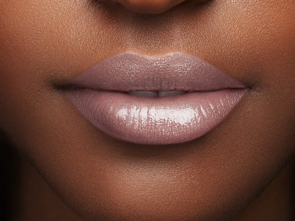 L'Oréal Paris Color Riche Shine Lippenstift - 658 Topless 8 L'Oréal Paris Color Riche Shine Lippenstift - 658 Topless - Afbeelding 6