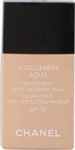 Chanel Vitalumiere Aqua Foundation - 30 Beige - SPF15 - 30 Ml 21 Chanel Vitalumiere Aqua Foundation - 30 Beige - SPF15 - 30 Ml -Cosmetica Serie Winkel 600x1200 4