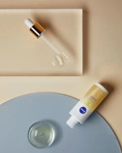 NIVEA Q10 Power Anti-Age Gezichtsolie - Anti-rimpel - Droge Huid - 30 Ml 11 NIVEA Q10 Power Anti-Age Gezichtsolie - Anti-rimpel - Droge Huid - 30 Ml -Cosmetica Serie Winkel 960x1200 6